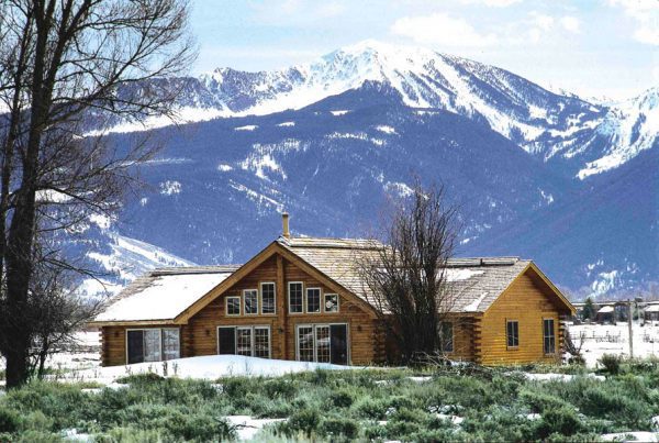 10 Tips to Help You Design an Affordable Log Home